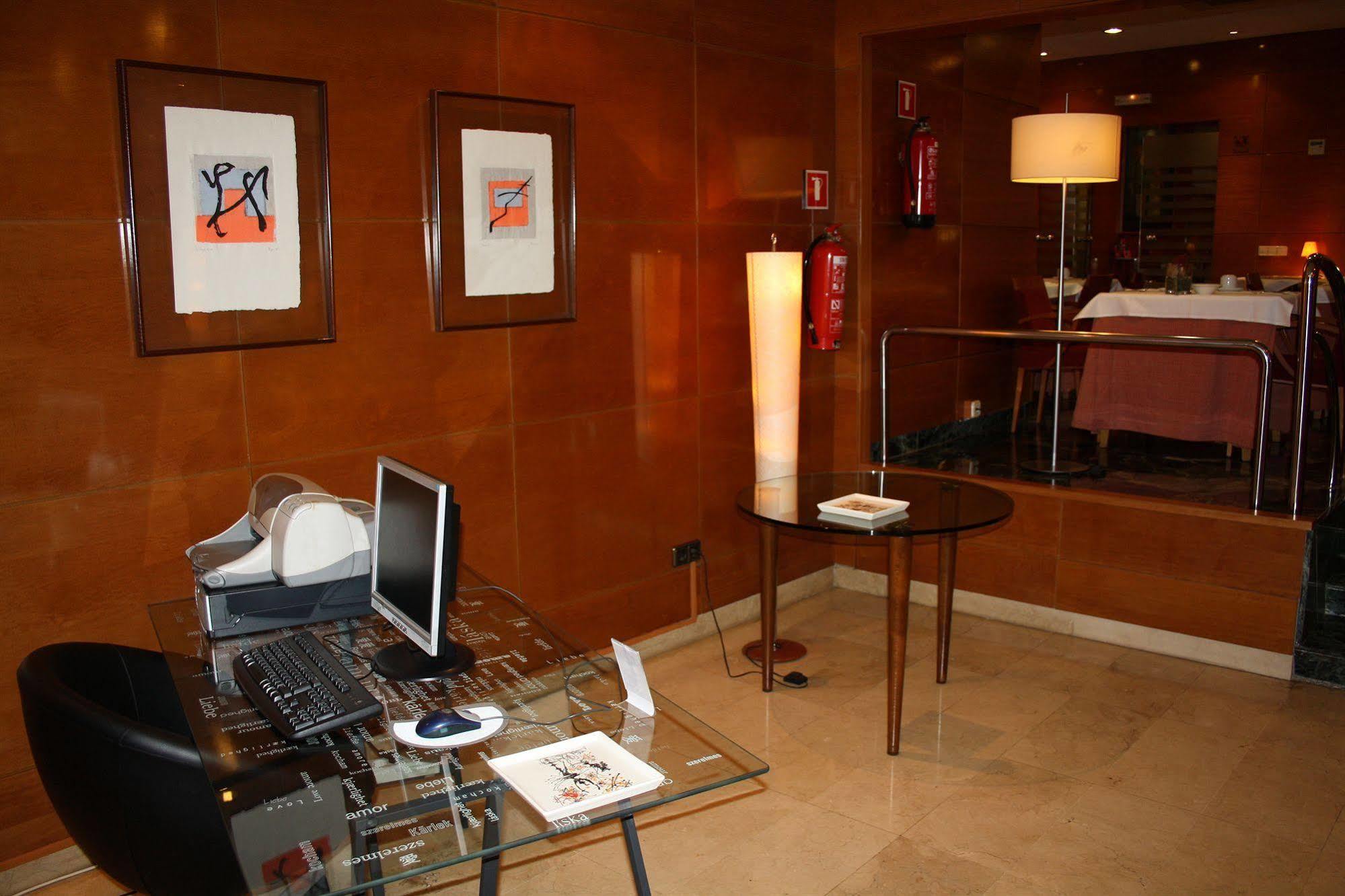 Hotel Pedralbes 巴塞罗那 设施 照片